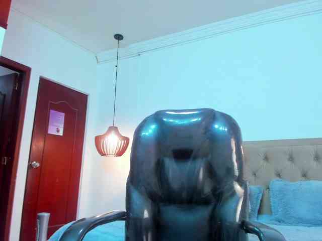 kuky-curly webcam