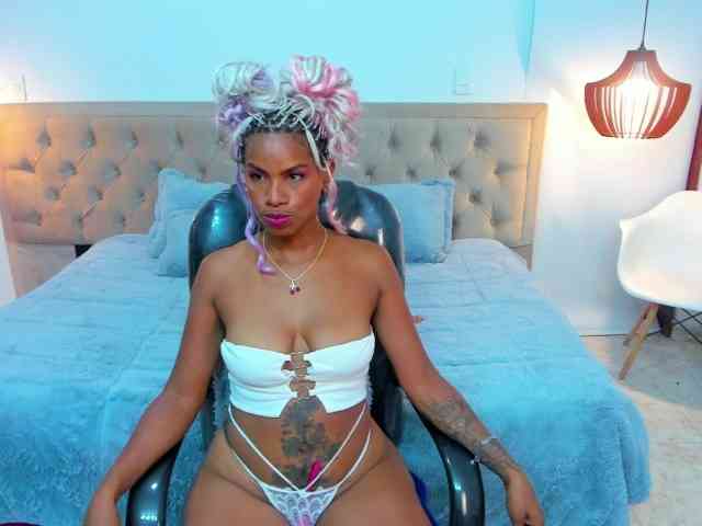 kuky-curly webcam