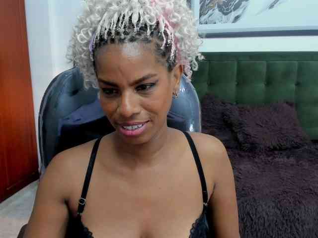 kuky-curly webcam
