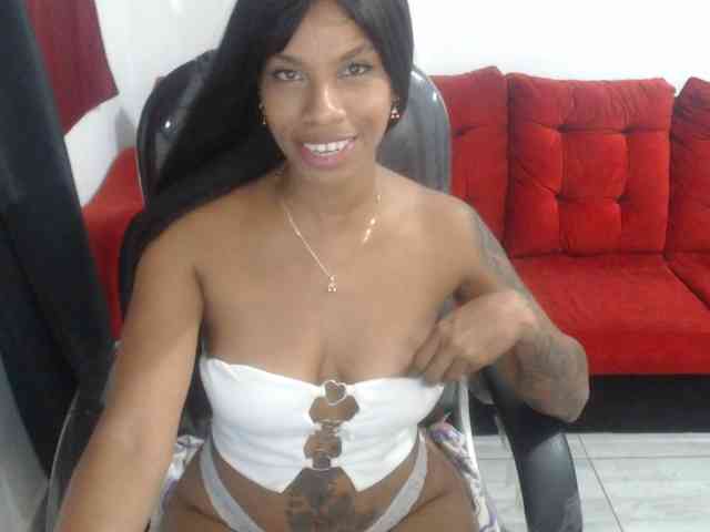 kuky-curly Live Webcam on BongaCams