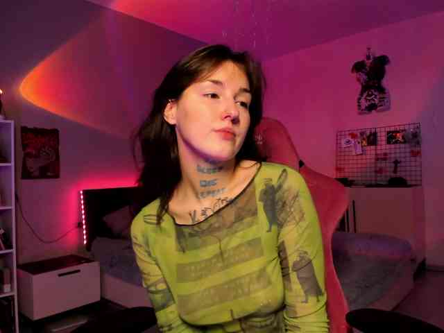 milky_sweetsoftt webcam