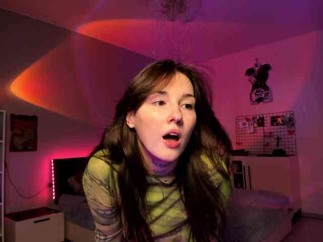 milky_sweetsoftt webcam