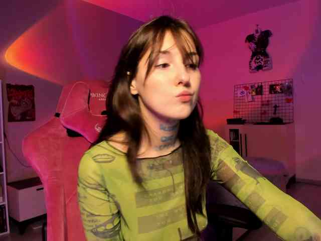 milky_sweetsoftt webcam