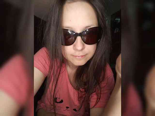Emily-Rubie webcam