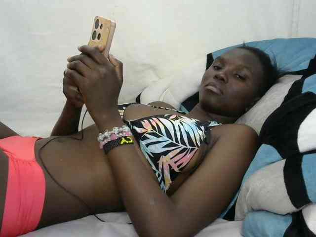 PashLeea webcam