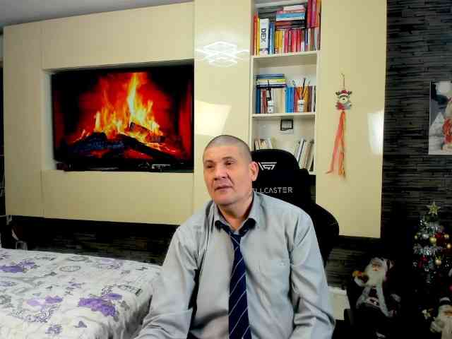 spatacusdaddy48 Live Webcam on BongaCams