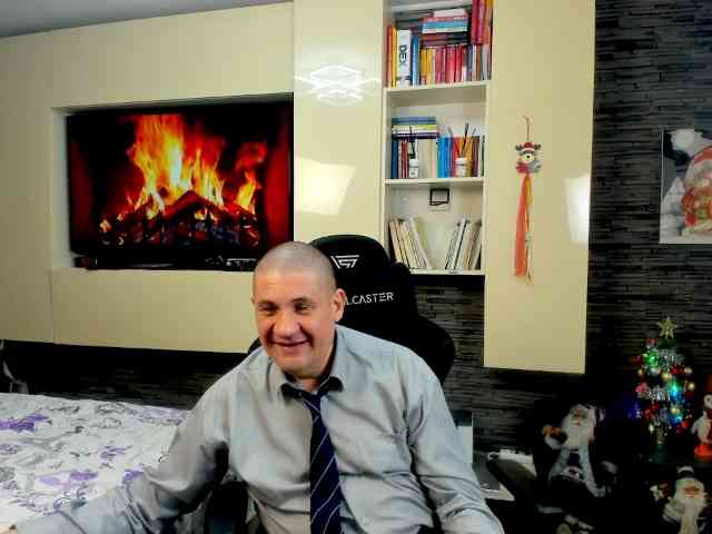 spatacusdaddy48 Live Webcam on BongaCams