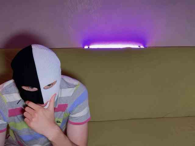 DontLookPlease webcam