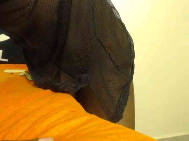 Sexylolah34 webcam