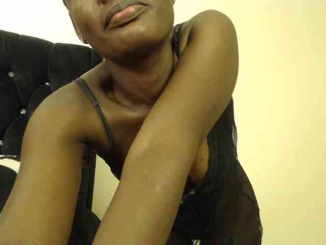 Sexylolah34 webcam