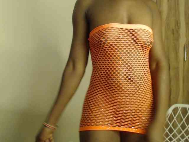 Sexylolah34 webcam