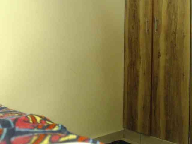 Sexylolah34 webcam