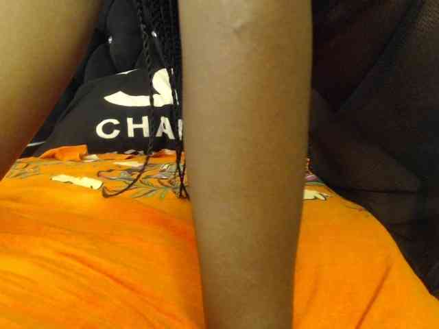 Sexylolah34 webcam