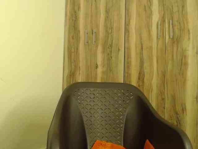 Sexylolah34 webcam