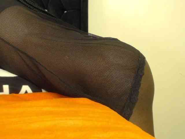 Sexylolah34 webcam