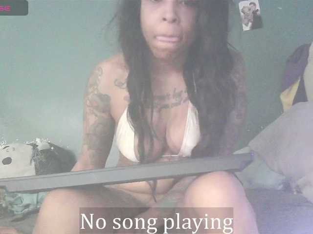 stella-clitella's BongaCams show and profile