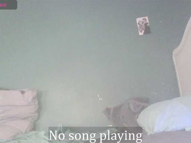 stella-clitella's BongaCams show and profile