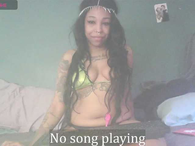 stella-clitella's BongaCams show and profile