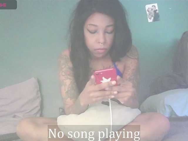 stella-clitella's BongaCams show and profile