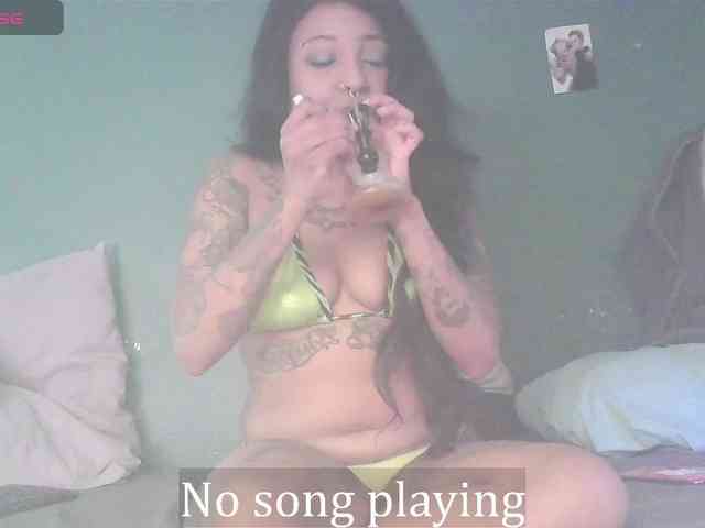 stella-clitella Live Webcam on BongaCams