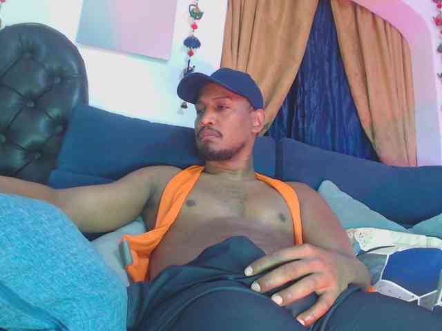 ElCaballeroNegro Live Webcam on BongaCams