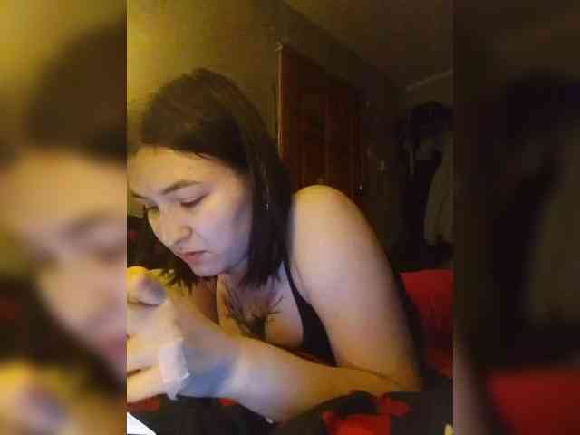 VikkiHamilton webcam