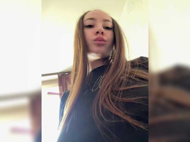 -Valeria-