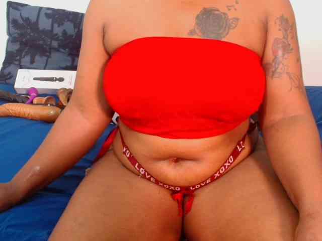 SpicyQueenXxx webcam