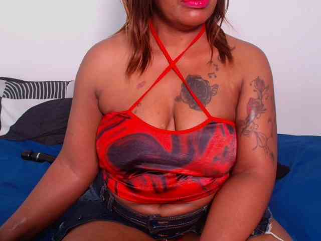 SpicyQueenXxx webcam