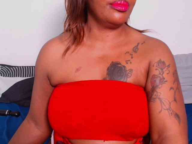 SpicyQueenXxx webcam