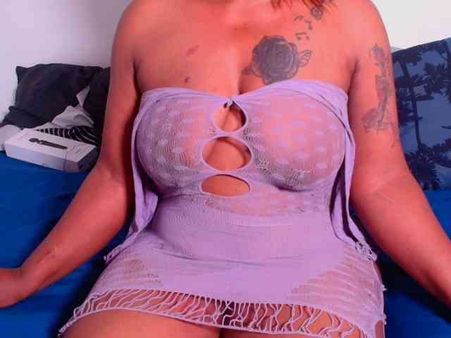 SpicyQueenXxx webcam