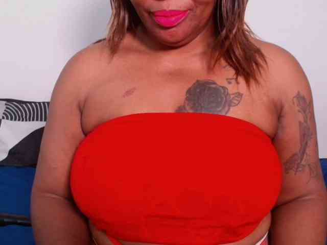 SpicyQueenXxx webcam