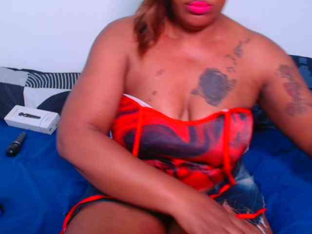 SpicyQueenXxx webcam
