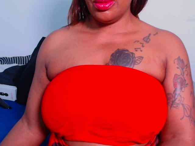 SpicyQueenXxx webcam