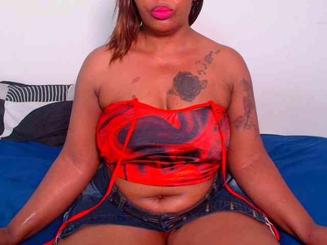 SpicyQueenXxx webcam