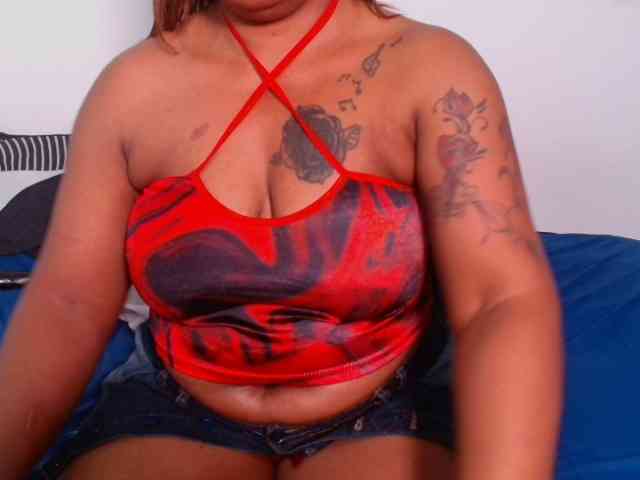 SpicyQueenXxx webcam