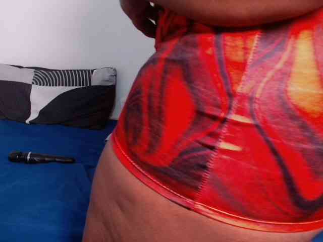 SpicyQueenXxx webcam