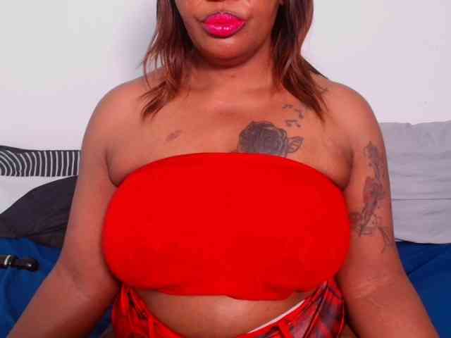 SpicyQueenXxx webcam