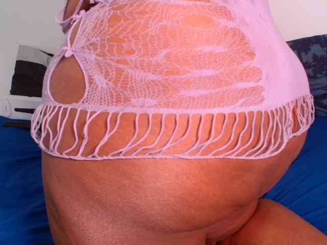 SpicyQueenXxx webcam