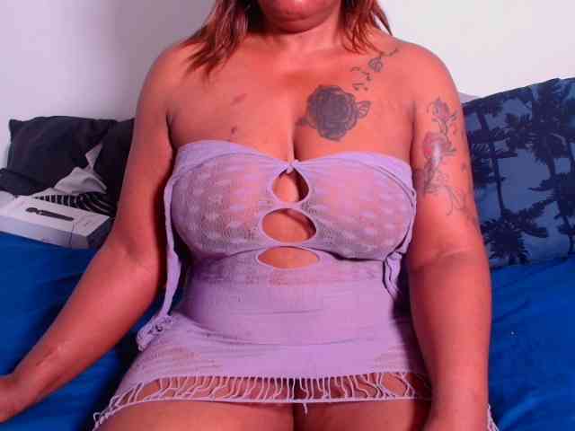 SpicyQueenXxx webcam