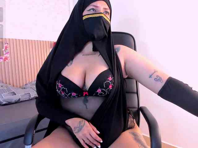 zully-arabb Live Webcam on BongaCams