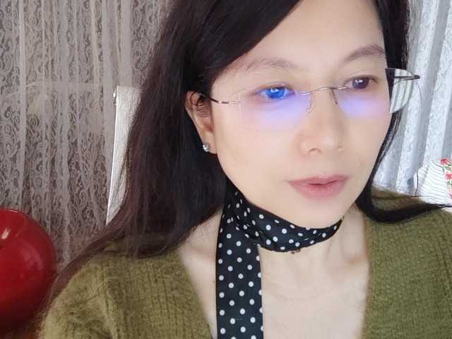 Xiaohe666's BongaCams show and profile