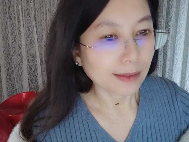 Xiaohe666's BongaCams show and profile