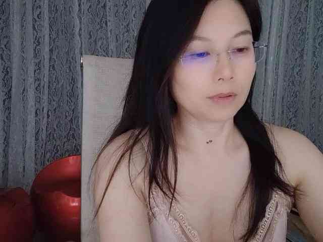 Xiaohe666 Live Webcam on BongaCams