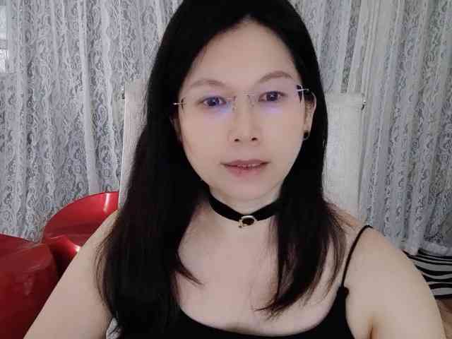 Xiaohe666 Live Webcam on BongaCams