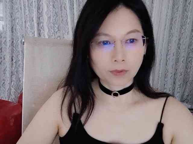 Xiaohe666 Live Webcam on BongaCams