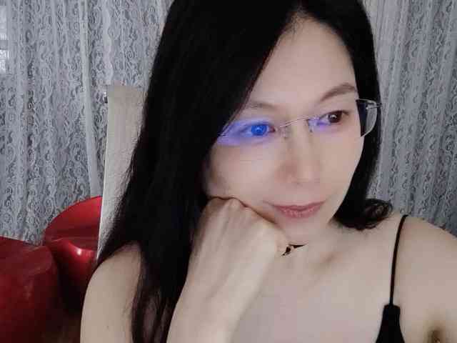 Xiaohe666 Live Webcam on BongaCams