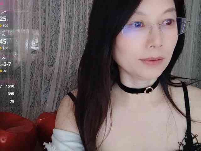 Xiaohe666 bongacams