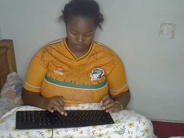 Sexxyneil's BongaCams show and profile