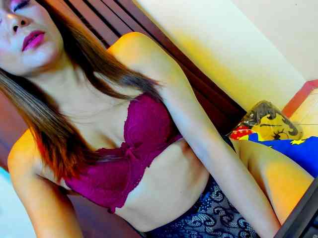 Cerina00 Live Webcam on BongaCams